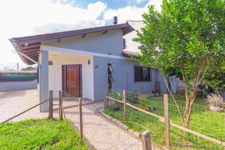 Casa à venda com 104m², 3 quartos e 3 vagasPátio