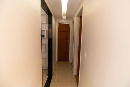 Apartamento à venda com 64m², 2 quartos e 1 vaga Apartamento à venda com 64m², 2 quartos e 1 vagaCorredor