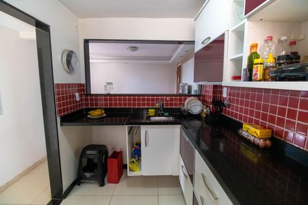 Apartamento à venda com 64m², 2 quartos e 1 vaga Apartamento à venda com 64m², 2 quartos e 1 vagaCozinha e Área de Serviço