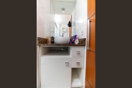 Apartamento à venda com 64m², 2 quartos e 1 vaga Apartamento à venda com 64m², 2 quartos e 1 vagaBanheiro