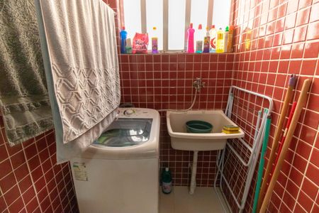 Apartamento à venda com 64m², 2 quartos e 1 vaga Apartamento à venda com 64m², 2 quartos e 1 vagaCozinha e Área de Serviço