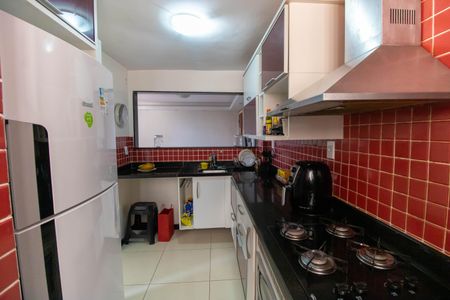 Apartamento à venda com 64m², 2 quartos e 1 vaga Apartamento à venda com 64m², 2 quartos e 1 vagaCozinha e Área de Serviço