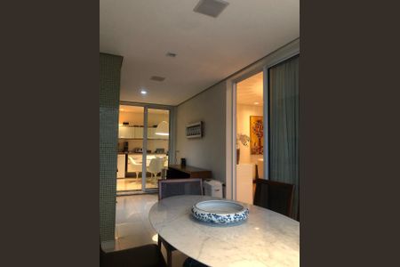 Apartamento à venda com 221m², 4 quartos e 4 vagas