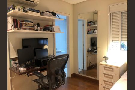 Apartamento à venda com 221m², 4 quartos e 4 vagas