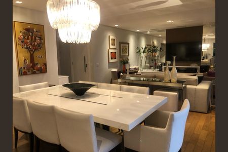 Apartamento à venda com 221m², 4 quartos e 4 vagas