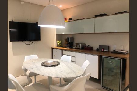 Apartamento à venda com 221m², 4 quartos e 4 vagas