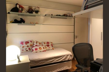 Apartamento à venda com 221m², 4 quartos e 4 vagas