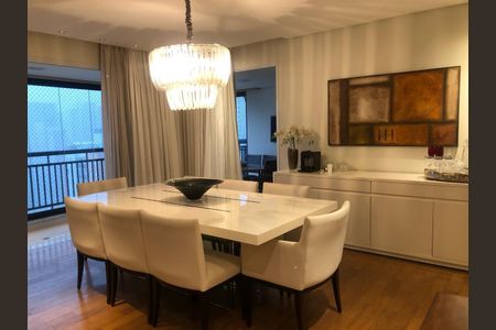 Apartamento à venda com 221m², 4 quartos e 4 vagas