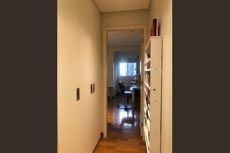 Apartamento à venda com 221m², 4 quartos e 4 vagas