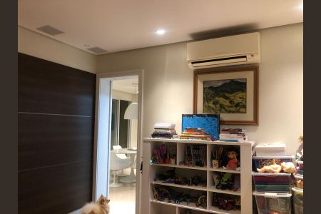 Apartamento à venda com 221m², 4 quartos e 4 vagas