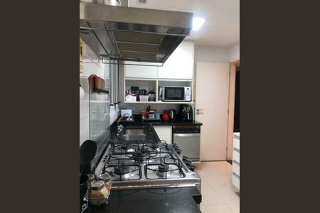 Apartamento à venda com 221m², 4 quartos e 4 vagas
