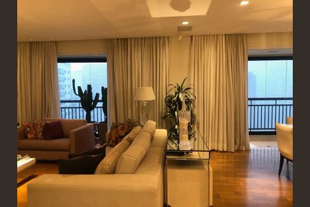 Apartamento à venda com 221m², 4 quartos e 4 vagas