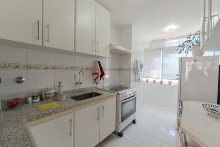 Cozinha de apartamento para alugar com 4 quartos, 136m² em Consolação, São Paulo