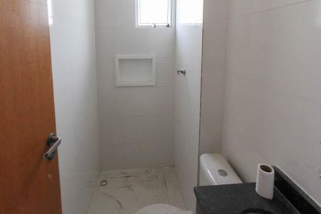 Apartamento à venda com 35m², 2 quartos e sem vaga Apartamento à venda com 35m², 2 quartos e sem vagaBanheiro
