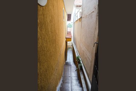 Casa à venda com 255m², 5 quartos e 3 vagasEscada