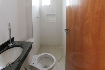 Apartamento à venda com 35m², 2 quartos e sem vaga Apartamento à venda com 35m², 2 quartos e sem vagaBanheiro