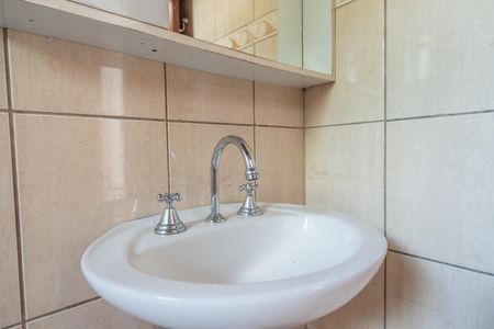 Casa de condomínio para alugar com 64m², 2 quartos e 1 vaga Casa de condomínio para alugar com 64m², 2 quartos e 1 vagaBanheiro da Suíte