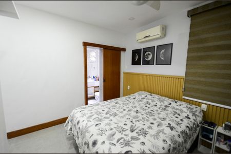 Casa à venda com 320m², 6 quartos e 1 vagaSuíte