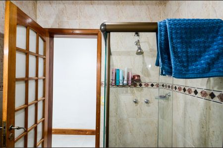 Casa à venda com 320m², 6 quartos e 1 vagaBanheiro 1