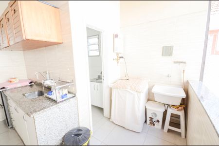 Casa à venda com 320m², 6 quartos e 1 vagaÁrea de Serviço 1