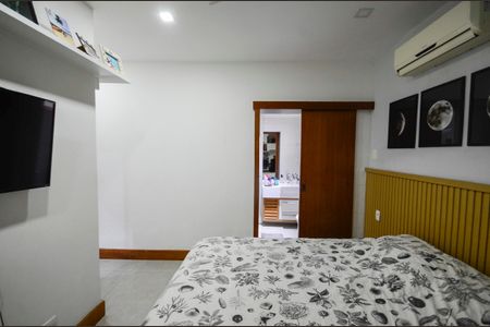 Casa à venda com 320m², 6 quartos e 1 vagaSuíte