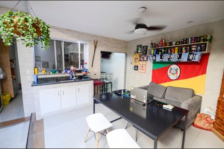 Casa à venda com 320m², 6 quartos e 1 vagaÁrea de Serviço 2