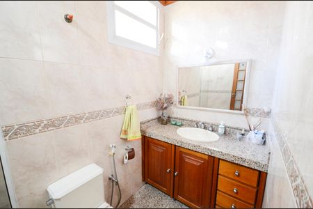 Casa à venda com 320m², 6 quartos e 1 vagaBanheiro 2