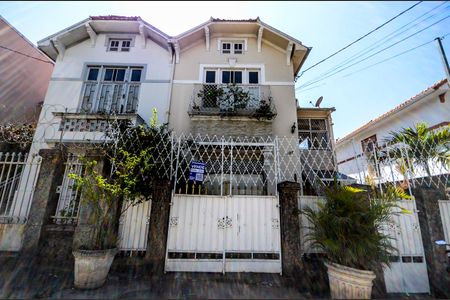 Casa à venda com 320m², 6 quartos e 1 vagaFachada