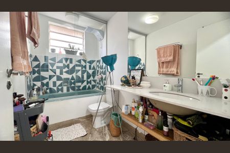 Apartamento para alugar com 140m², 3 quartos e 1 vaga Apartamento para alugar com 140m², 3 quartos e 1 vagaBanheiro da Suíte 1