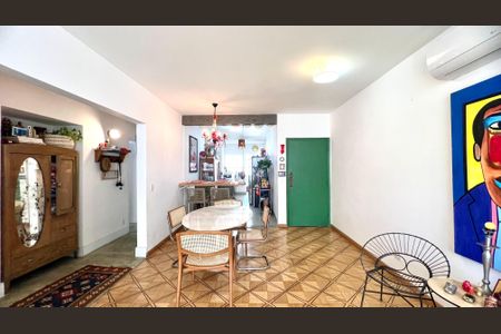 Apartamento para alugar com 140m², 3 quartos e 1 vaga Apartamento para alugar com 140m², 3 quartos e 1 vagaSala de Jantar