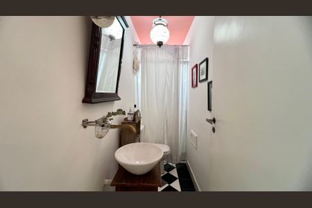 Apartamento para alugar com 140m², 3 quartos e 1 vaga Apartamento para alugar com 140m², 3 quartos e 1 vagaBanheiro