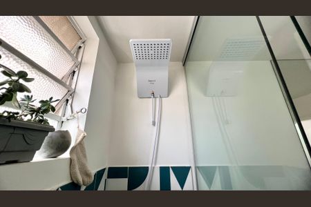 Apartamento para alugar com 140m², 3 quartos e 1 vaga Apartamento para alugar com 140m², 3 quartos e 1 vagaBanheiro da Suíte 1