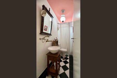 Apartamento para alugar com 140m², 3 quartos e 1 vaga Apartamento para alugar com 140m², 3 quartos e 1 vagaBanheiro