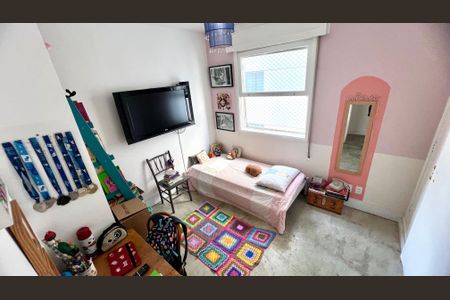 Apartamento para alugar com 140m², 3 quartos e 1 vaga Apartamento para alugar com 140m², 3 quartos e 1 vagaQuarto