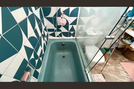 Apartamento para alugar com 140m², 3 quartos e 1 vaga Apartamento para alugar com 140m², 3 quartos e 1 vagaBanheiro da Suíte 1