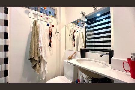 Apartamento para alugar com 140m², 3 quartos e 1 vaga Apartamento para alugar com 140m², 3 quartos e 1 vagaBanheiro da Suíte 2