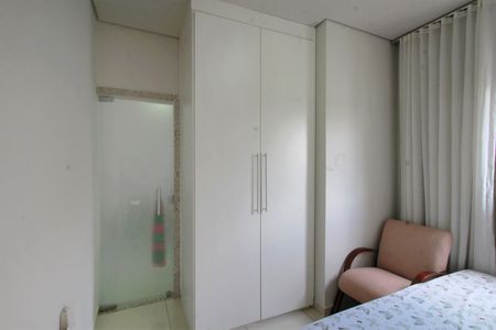 Apartamento à venda com 140m², 3 quartos e 2 vagasSuíte 1 