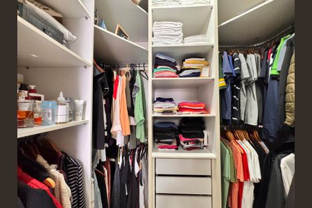 Apartamento à venda com 202m², 2 quartos e 2 vagasCloset suite