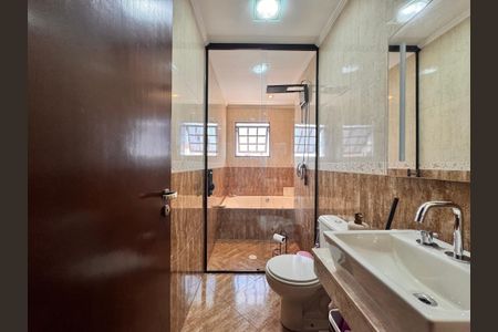 Apartamento à venda com 202m², 2 quartos e 2 vagasBanheiro da Suíte