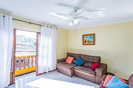 Casa à venda com 115m², 3 quartos e 2 vagas Casa à venda com 115m², 3 quartos e 2 vagasSala