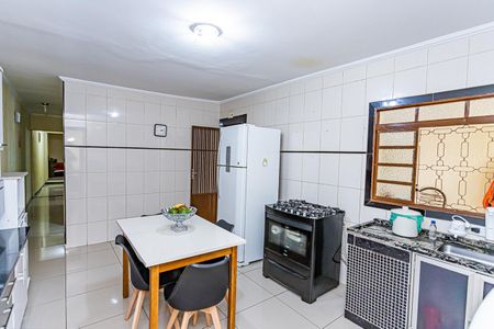 Casa à venda com 115m², 3 quartos e 2 vagas Casa à venda com 115m², 3 quartos e 2 vagasCozinha