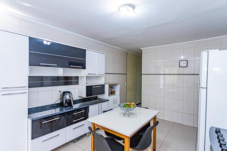 Casa à venda com 115m², 3 quartos e 2 vagas Casa à venda com 115m², 3 quartos e 2 vagasCozinha