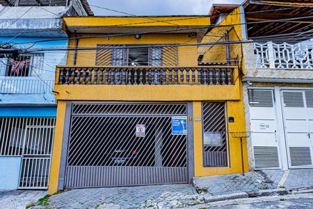 Casa à venda com 115m², 3 quartos e 2 vagas Casa à venda com 115m², 3 quartos e 2 vagasFachada + Placa