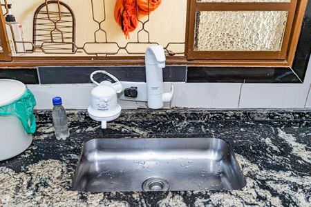 Casa à venda com 115m², 3 quartos e 2 vagas Casa à venda com 115m², 3 quartos e 2 vagasCozinha