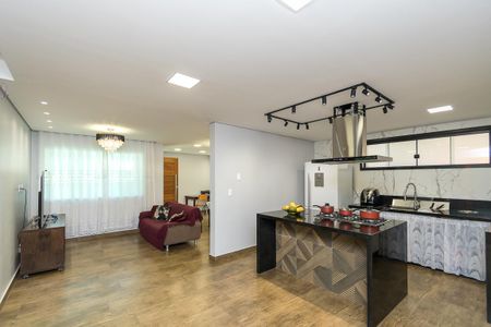 Casa à venda com 400m², 4 quartos e 2 vagasCozinha