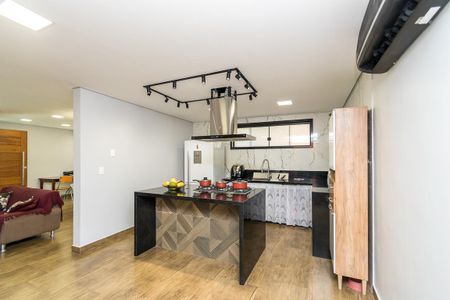 Casa à venda com 400m², 4 quartos e 2 vagasCozinha