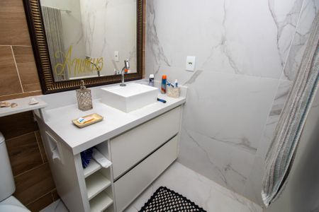 Apartamento à venda com 106m², 2 quartos e 1 vagaBanheiro quarto 2