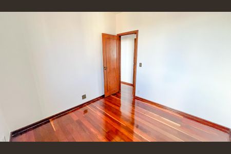 Apartamento à venda com 240m², 4 quartos e 4 vagas Apartamento à venda com 240m², 4 quartos e 4 vagasQuarto 4