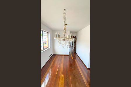 Apartamento à venda com 240m², 4 quartos e 4 vagas Apartamento à venda com 240m², 4 quartos e 4 vagasDetalhe da Sala