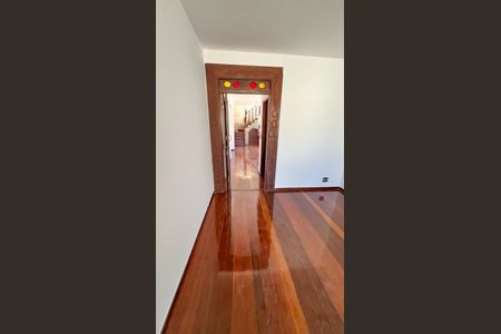 Apartamento à venda com 240m², 4 quartos e 4 vagas Apartamento à venda com 240m², 4 quartos e 4 vagasSala